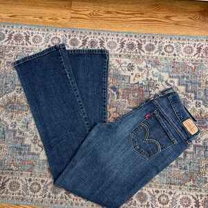 Levi's Women's 515 BootCut (8M)